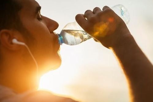 Tips to prevent dehydration in summer डिहायड्रेशन म्हणजे काय? लक्षणं आणि उपाय