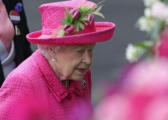 Queen Elizabeth is a descendant of Prophet Muhammed, claims Morrocoan Report latest update ब्रिटनची महाराणी एलिझाबेथ मोहम्मद पैगंबरांची वंशज?