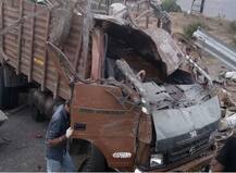 खंबाटकी घाटात टेम्पोला भीषण अपघात, 18 मजुरांचा मृत्यू