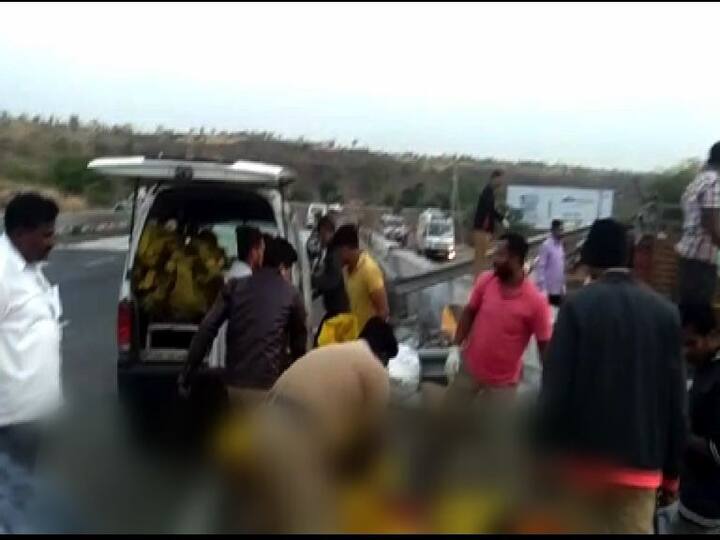 साताऱ्याहून पुण्याकडे जाणाऱ्या टेम्पोला पुणे-बंगळुरु महामार्गावर खंडाळा घाटात भीषण अपघात झाला. यामध्ये तब्बल 18 मजुरांचा मृत्यू झाला असून 14 जण जखमी झाले आहेत.