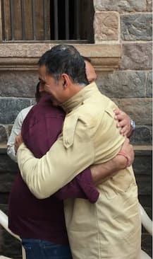 उदयनराजेंची \'केसरी\'च्या सेटवर अक्षय कुमारसोबत गळाभेट