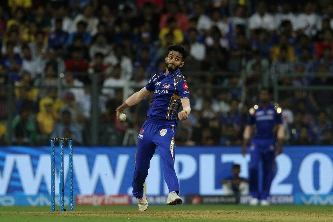 mumbai indians mayank markande new star player latest update अवघ्या 20 वर्षाचा खेळाडू बनला मुंबई इंडियन्सचा स्टार!
