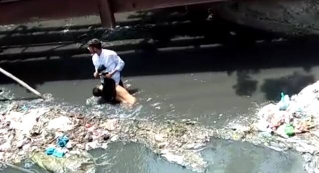 लोकलमधून नाल्यात पडला, 'असंवेदनशीलतेत' बुडून तरुणाचा मृत्यू