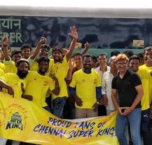 आयपीएलसाठी चेन्नईच्या चाहत्यांनी संपूर्ण रेल्वेच बुक केली!