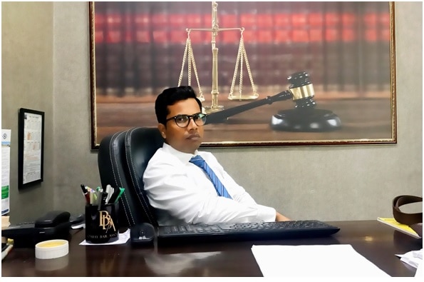 blog by advocate dilip taur supreme court on karnataka controversy and democracy  लोकशाहीची ऐशी कि तैशी