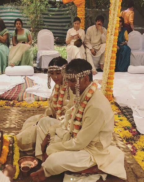 दरम्यान, काही दिवसांपूर्वी लॉटरी लागल्यामुळे 27 वर्षांच्या अंकिता कोवरने मिलिंद सोमणला रामराम केल्याची चर्चा रंगली होती. परंतु अंकिता आणि मिलिंदने आपापल्या इन्स्टाग्राम अकाऊंटवर एकमेकांसोबतचे फोटो शेअर करुन दोघांमध्ये सगळं आलबेल असल्याचे संकेत दिले होते. त्यामुळे ब्रेकअपची फक्त अफवा असल्याचं समोर आलं.