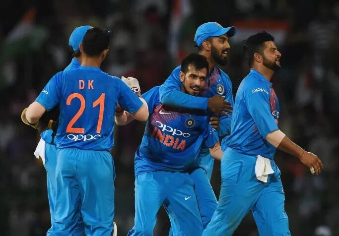 विराट कोहलीनंतर आणखी एक भारतीय क्रिकेटर लवकरच लग्नाच्या बेडीत अडकणार आहे. 