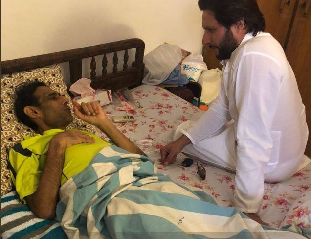 भारताविरुद्धचे अनेक हॉकी सामने हिसकावणारा पाकिस्तानचा दिग्गज माजी हॉकीपट्टू सध्या अंथरुणाला खिळला आहे. मन्सूर अहमद सध्या हृदयरोगाने त्रस्त आहे. त्यामुळे मन्सूर अहमद यांनी हृदय प्रत्यारोपण शस्त्रक्रियेसाठी भारत सरकार आणि परराष्ट्र मंत्री सुषमा स्वराज यांच्याकडे विनवणी केली आहे. 