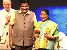 मास्टर दीनानाथ मंगेशकर पुरस्कार सोहळ्यातील क्षणचित्रे