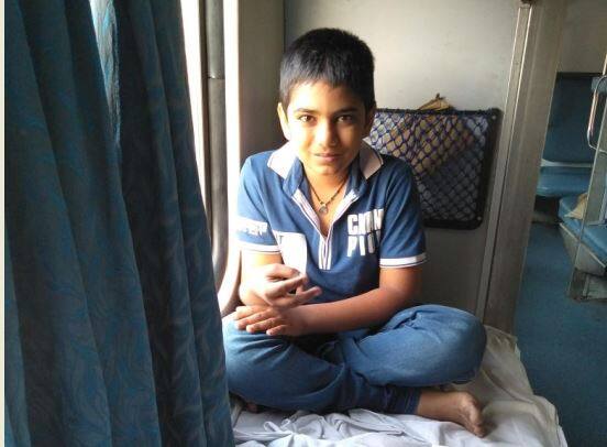 Pimpari Chinchwad : Boy dies after falling off moving train in Chinchwad मामासोबत गावी निघालेल्या 13 वर्षीय मुलाचा रेल्वेतून पडून मृत्यू