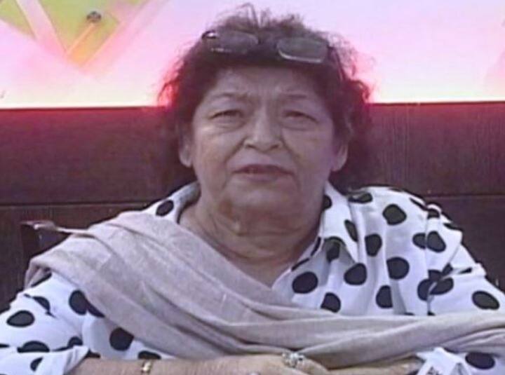 मुंबई: गेल्या काही दिवसांपासून कास्टिंग काऊचच्या चर्चेने जोर धरला आहे. बॉलिवूडच्या नृत्यदिग्दर्शिका सरोज खान यांनी बॉलिवूडमधील कास्टिंग काऊचचं समर्थन केल्यानंतर, विविध प्रतिक्रिया येत आहेत.