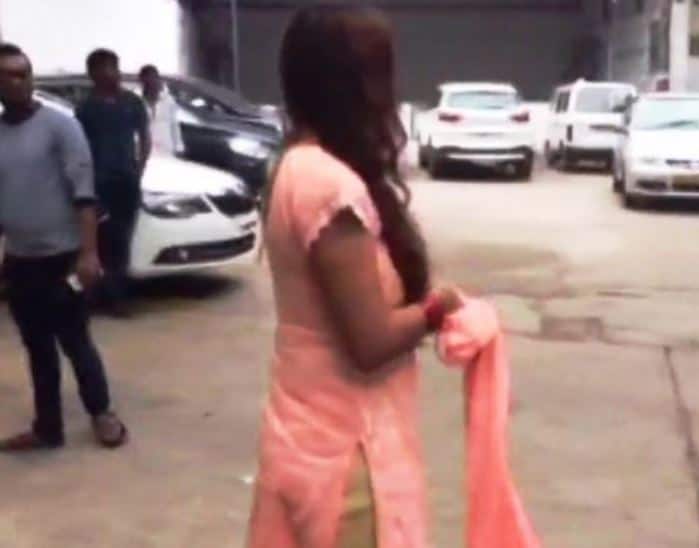 तेलुगू फिल्म इंड्रस्टीमध्ये करिअर करण्याच्या प्रयत्नात असलेली अभिनेत्री श्री रेड्डीने अर्धनग्न अवस्थेत आंदोलन करत चित्रपटसृष्टीतील काळं सत्य समोर आणलं. या अभिनेत्रीने आंदोलनाद्वारे तेलुगू फिल्म इंड्रस्टीमधील कास्टिंग काऊचच्या मुद्द्याला वाचा फोडली होती. त्यानंतर फिल्म इंडस्ट्रीमधील कास्टिंग काऊचबद्दल चर्चा सुरु झाली आहे.