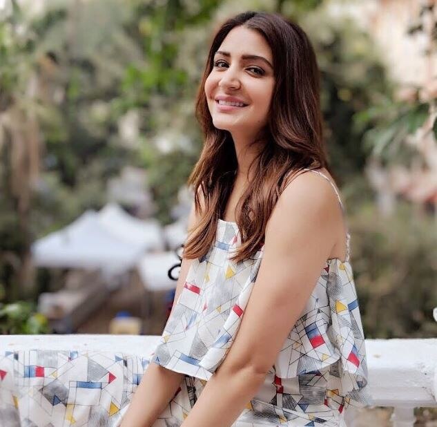 तर 'संजू' या बोयोपिकमध्ये अभिनेत्री अनुष्का शर्मा वकिलाच्या भूमिकेत दिसणार आहे.