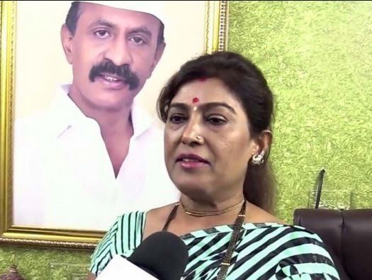 Arun Gawli's wife Aasha Gawli leads the Gang with name Mummy latest update डॅडी अरुण गवळी तुरुंगात, मम्मीच्या हाती गँगची सूत्रं