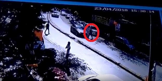 Bhaiyuji maharaj convey car Allegedly hit person in Kurla भैय्यूजी महाराजांच्या ताफ्याने कुर्ल्यात व्यक्तीला उडवलं?