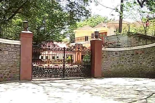 पुण्यातील राजभवनातून चंदनाच्या चार झाडांची चोरी