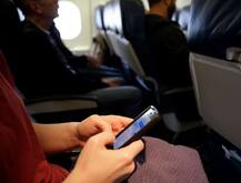 हवाई प्रवासात फोन कॉल, इंटरनेट वापराला सशर्त मंजुरी!