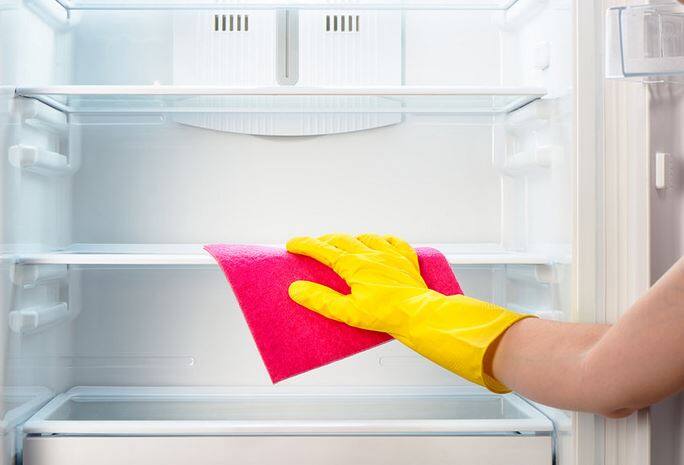 टिप्स : फ्रीजची स्वच्छता करण्याची योग्य पद्धत Tips : How to clean a refrigerator टिप्स : फ्रीजची स्वच्छता करण्याची योग्य पद्धत