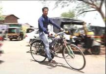 पाच रुपयात 30 किमी, मेश्राम गुरुजींची बॅटरीवरील सायकल