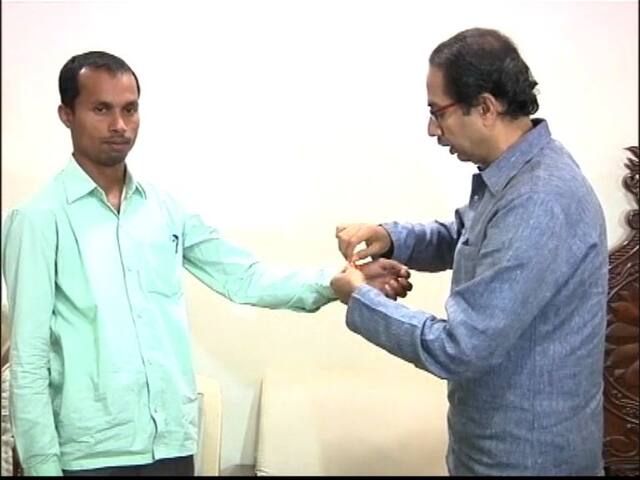 पालघर पोटनिवडणूक : शिवसेनेकडून श्रीनिवास वनगांचा अर्ज दाखल