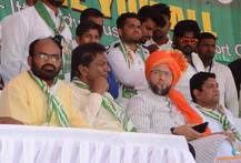 भगवा फेटा घालून ओवेसी कर्नाटक निवडणुकीच्या रणांगणात