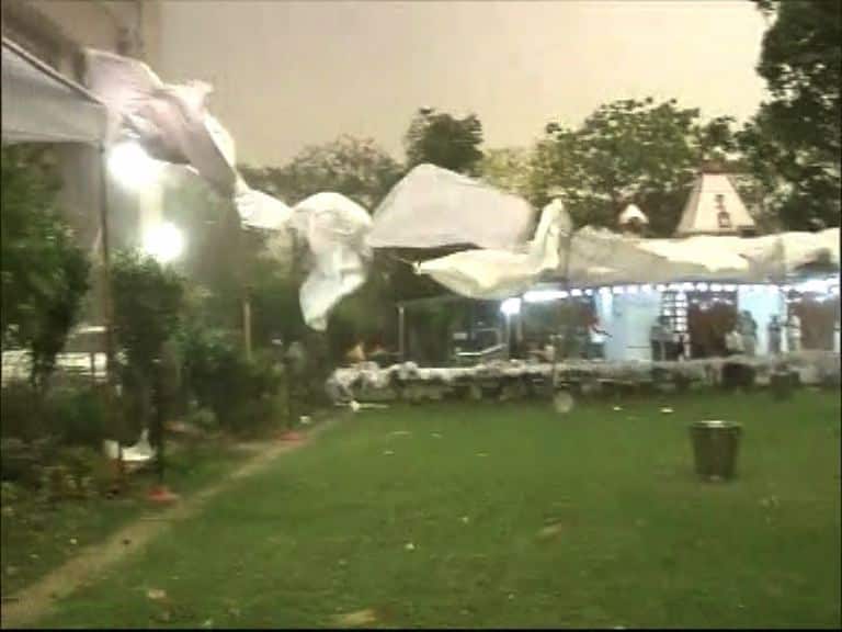 thunderstorm in north india and west bengal latest updates उत्तर भारतासह पश्चिम बंगालमध्ये वादळाचा कहर, 29 जणांचा मृत्यू