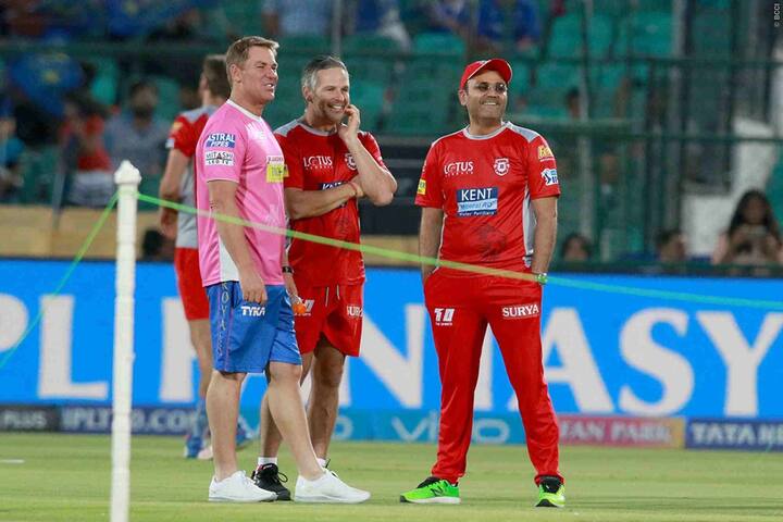 या खेळीदरम्यान बटलरने एक असा विक्रम केला, ज्यामुळे त्याने क्रिकेट विश्वातील सर्वात स्फोटक फलंदाज वीरेंद्र सेहवागच्या विक्रमाशी बरोबरी साधली.