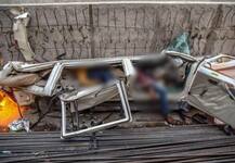 वाराणसी उड्डाणपूल दुर्घटना, मन हेलावून टाकणारे फोटो