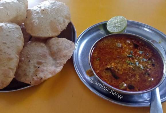 फूडफिरस्ता : न्यू रिफ्रेशमेंट हाऊस