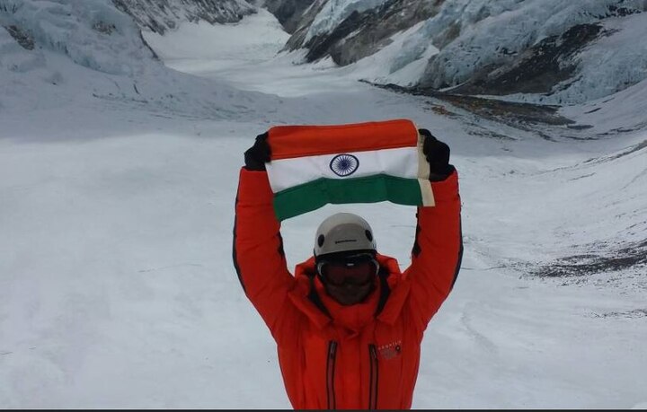 Aurangabad's Professor Manisha Waghmare climbs Mount Everest latest update औरंगाबादच्या प्राध्यापिकेकडून एव्हरेस्ट शिखर सर