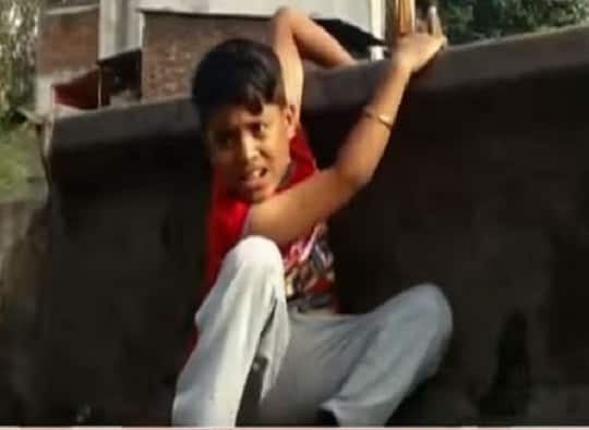 Pune : Boy threatened by JCB Driver latest update पुण्यात जेसीबीवर चढलेल्या चिमुरड्याची चालकाकडून क्रूर चेष्टा