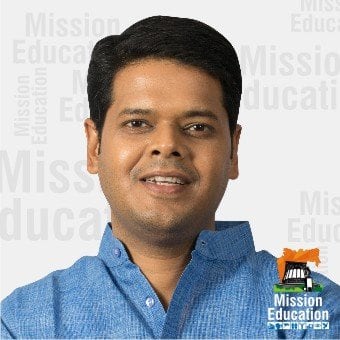 NCP MLC Niranjan Vasant Davkhare to join BJP soon राष्ट्रवादीला धक्का, निरंजन डावखरे भाजपत!