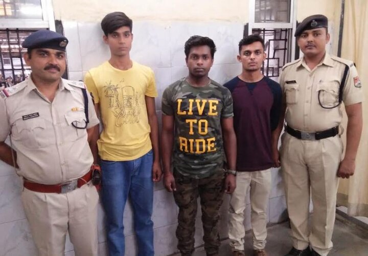 Three youth arrested for harassing Mumbai Local motorman by making prank videos latest update मोटरमनचे प्रँक व्हिडिओ करणाऱ्या तिघा तरुणांना अटक