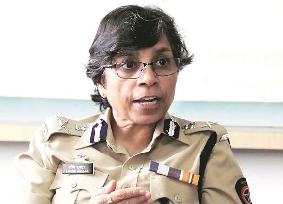 Bombay High court directs Pune Police Commissioner Rashmi Shukla to present in minor girl kidnap case latest update अल्पवयीन तरुणीचं अपहरण, पोलिस आयुक्तांना कोर्टात हजेरीचे आदेश