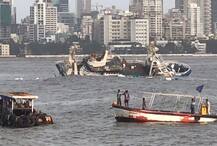 PHOTO : मुंबईत फ्लोटिंग क्रूझ रेस्टॉरंटला जलसमाधी