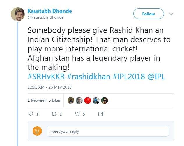 सोशल मीडियावर कुणी राशिद खानला भारताकडून खेळण्याचं तर कुणी थेट भारताचं नागरिकत्व देण्याची मागणी करत आहे. याबाबतचे ट्विट नेटिझन्सनी थेट परराष्ट्र मंत्री सुषमा स्वराज यांना मेन्शन केले आहेत. 