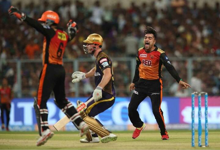 ईडन गार्डन्सवरच्या क्वालिफायर टू सामन्यात हैदराबादनं कोलकात्यावर 13 धावांनी मात केली. राशिद खाने 19 धावांत तीन फलंदाजांना माघारी धाडून कोलकात्याच्या डावाला खिळ घातली. त्यामुळे कोलकात्याला वीस षटकांत नऊ बाद 161 धावांचीच मजल मारता आली.