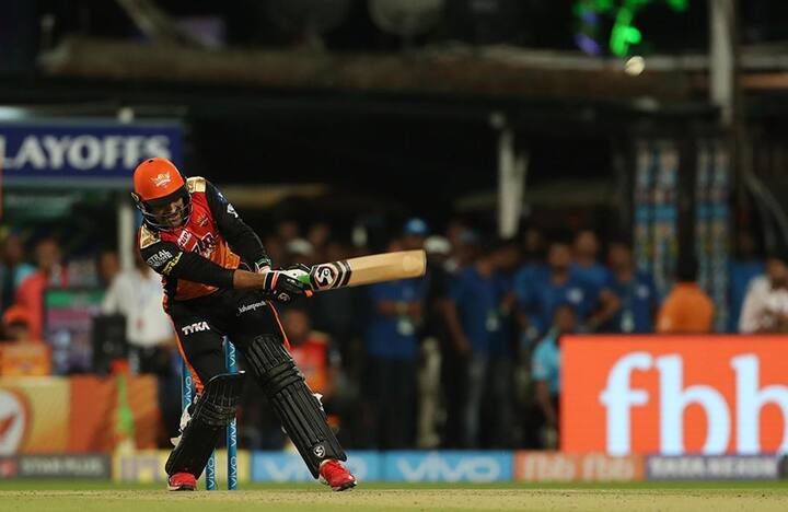 दरम्यान, राशिद खानच्या जबरदस्त कामगिरीनंतर त्याचं सर्वत्र कौतुक होत आहे. कालच्या सामन्यात त्याने जबरदस्त बॅटिंग, बोलिंग आणि फिल्डिंग केली. त्याने चपळाईने थ्रो केल्याने, कोलकात्याचा धडाकेबाज फलंदाज नितीश राणा धावबाद झाला.