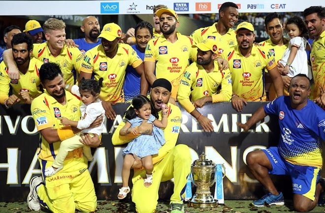 MS Dhoni's 'Dad's Army wins IPL ‘डॅड्स आर्मी’ ठरली आयपीएलची चॅम्पियन!