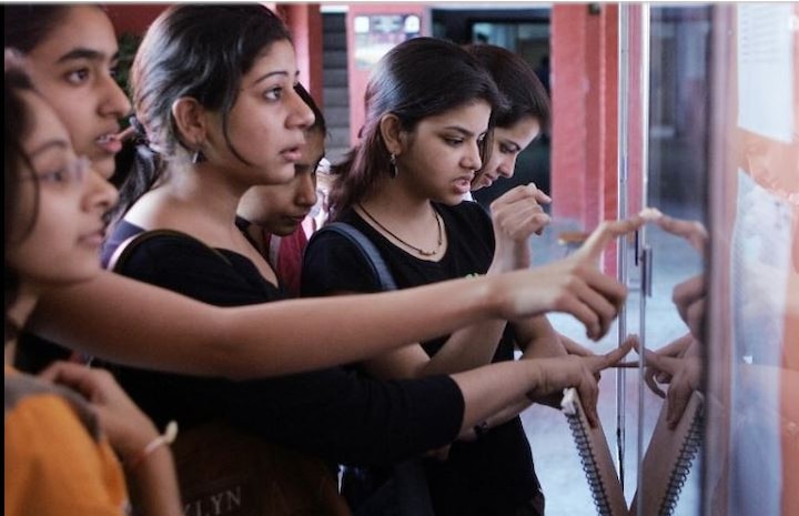 Mumbai university admissions for First year first merit list declared पदवीच्या प्रथम वर्षाच्या प्रवेशासाठी पहिली मेरिट लिस्ट जाहीर