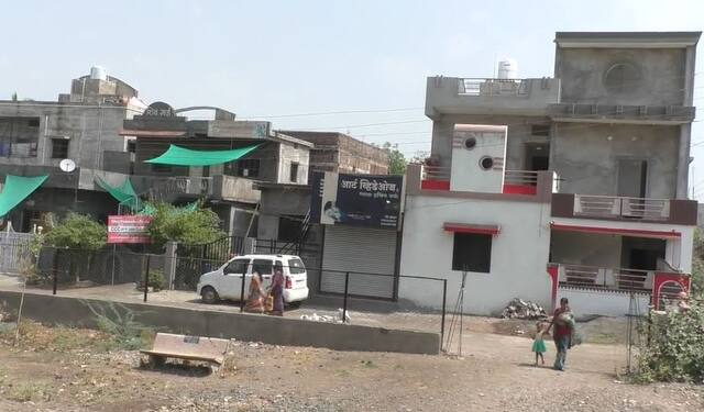 पैसे किंवा सोने नव्हे, चक्क 25 घरं चोरीला!