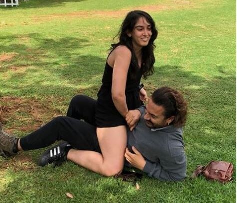 Aamir Khan shares his photo with daughter Ira, gets trolled मुलीसोबतचा फोटो पोस्ट, आमीर खानवर अश्लील शेरेबाजी