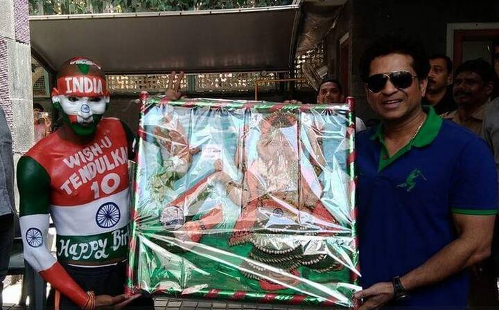 क्रिकेटचा देव सचिन तेंडुलकरचे चाहते, किंबहुना भक्त जगभरात आहेत. मात्र सचिनचा सुपरफॅन सुधीर कुमार गौतमचा हात कोणीच धरु शकणार नाही. 