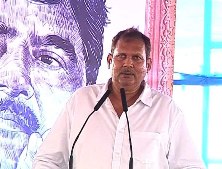 Udayanraje Bhosale gets emotional while talking about late leader Gopinath Munde गोपीनाथ मुंडे म्हणजे फ्रेंड, फिलॉसॉफर अँड गाईड, उदयनराजे गहिवरले