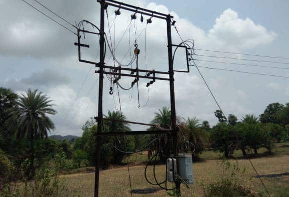 15 दिवसांपासून वीज नसल्याने पालघरमधील शेतकरी हैराण