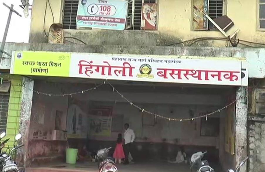 डबल ड्युटी करुन घरी परतताना एसटी चालकाचा मृत्यूST Bus Driver Died By