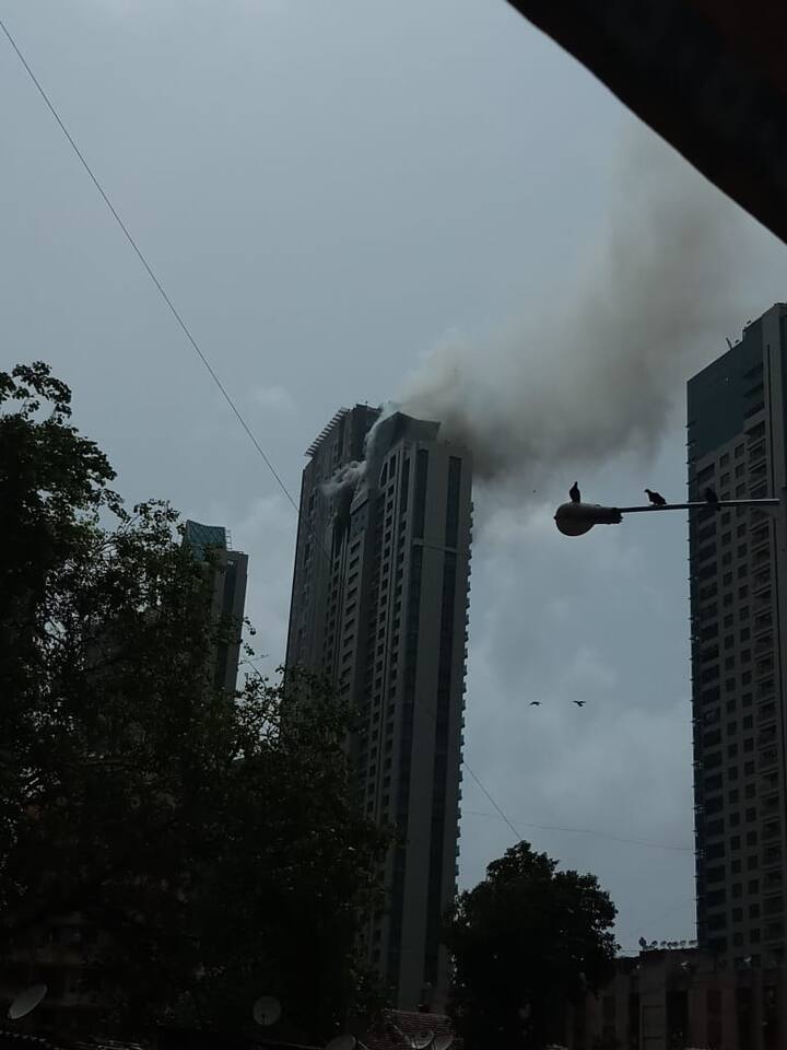 आगीची तीव्रता पाहून अग्नीशमन दलाच्या 10 गाड्या आणि 3 वॉटर टँकर घटनास्थळी रवाना झाले आहेत. सध्या आग विझवण्याचं काम सुरु आहे.