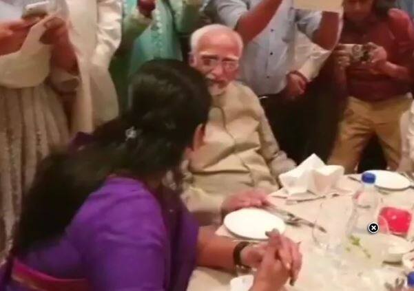 माजी उपराष्ट्रपती हमीद अन्सारीही पार्टीला हजर होते.