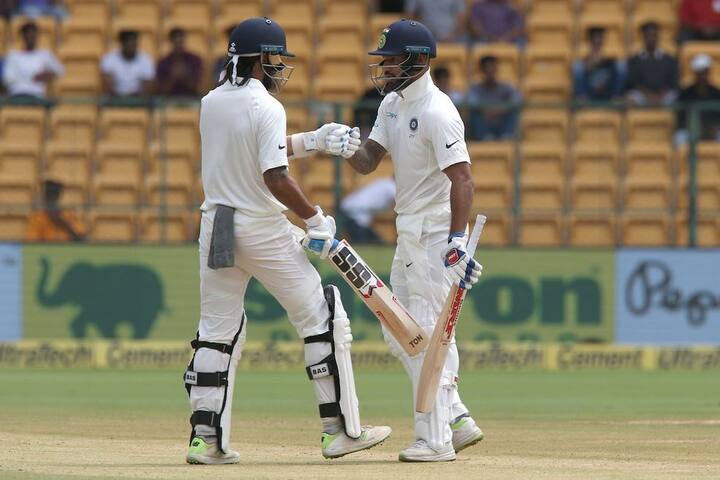 उपहारापूर्वी खेळ थांबला त्यावेळी भारताने 27 षटकात बिनबाद 158 धावा केल्या होत्या. मुरली विजय 72 चेंडूत नाबाद 41 तर शिखर धवन 91 चेंडूत 104 धावांवर खेळत होता.