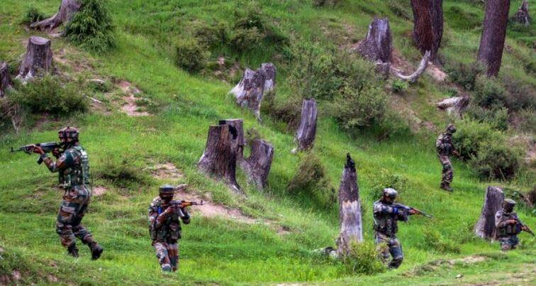 'ऑपरेशन ऑलआऊट' पुन्हा सुरु, काश्मीरमध्ये शस्त्रसंधी मागे rajnath singh says modi govt decides not to extend ceasefire in jammu kashmir 'ऑपरेशन ऑलआऊट' पुन्हा सुरु, काश्मीरमध्ये शस्त्रसंधी मागे